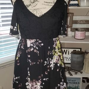 Size 1 Torrid Super Soft Floral & Lace Babydoll Top